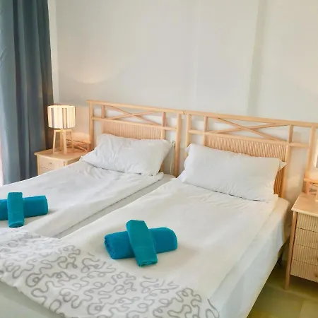 Ladera Del Mar 1, Villa *
